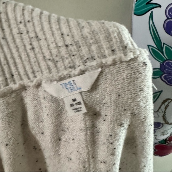 Time and Tru Speckled Cream Turtleneck Sweater - Picture 5 of 5